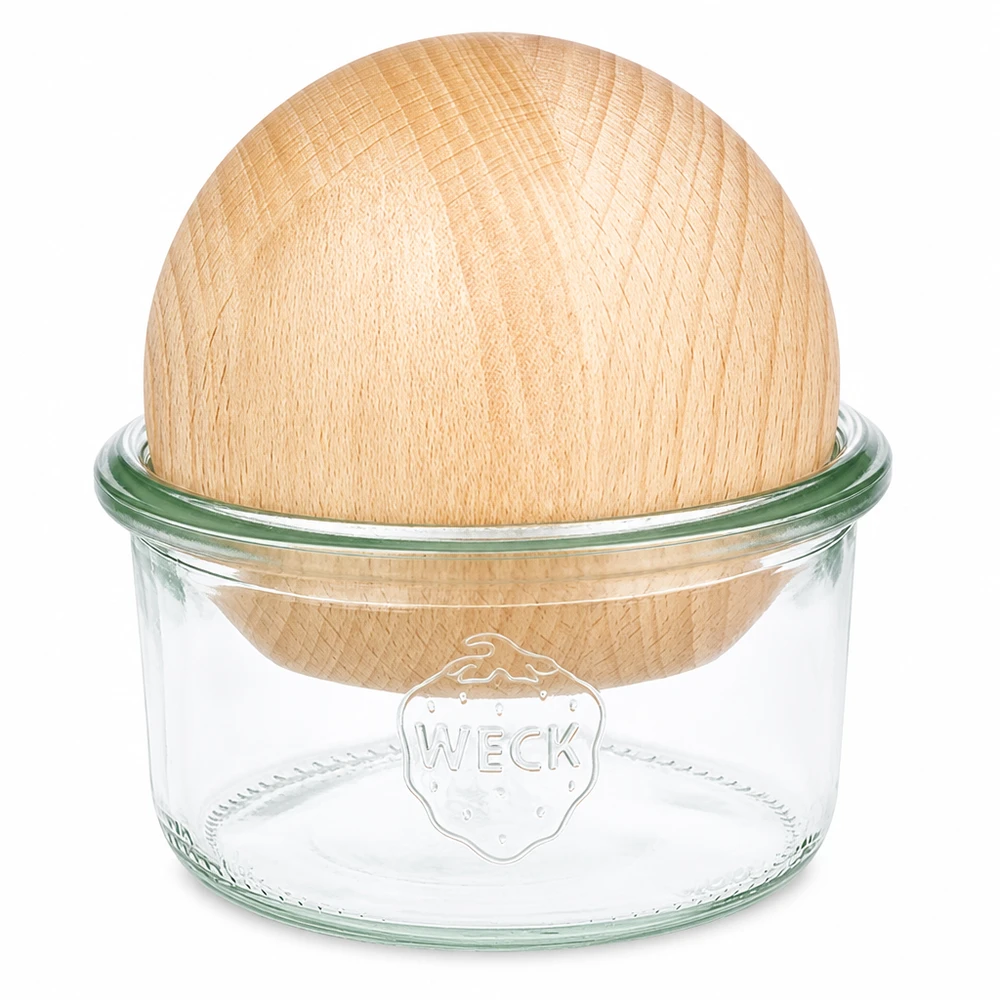 Vasos WECK RR80 de 165 ml con bola de madera de haya WECK Vaso RR80 de 165 ml con bola de haya Tapa de madera natural sobre fondo blanco