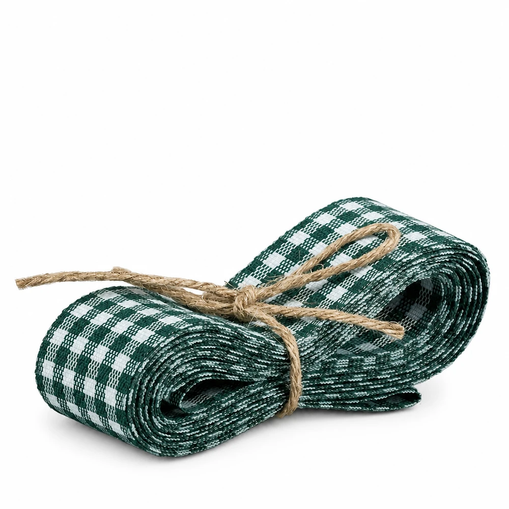 Cinta de tela verde y blanca para decorar, 300 cm Cinta de tela a cuadros verdes y blancos de 300 cm atada con cinta de yute como cinta decorativa sobre fondo blanco