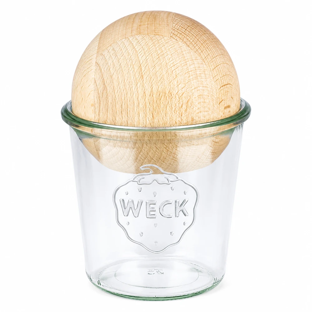 Vasos de 580ml WECK RR100 con bola de madera de haya Vasos WECK 580ml RR100 con tapa de bola de madera de haya sobre fondo blanco