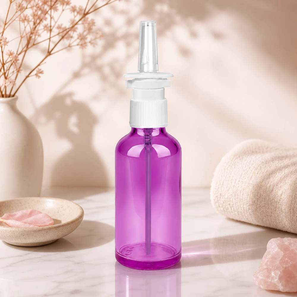 Pulverizador nasal de 50 ml de alta calidad con acabado violeta transparente y sistema de pulverización profesional