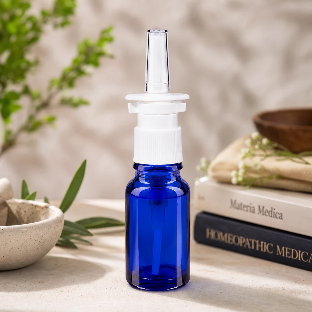Frasco farmacéutico azul cobalto de 10 ml con cabezal de bomba ergonómico para spray nasal, de plástico blanco
