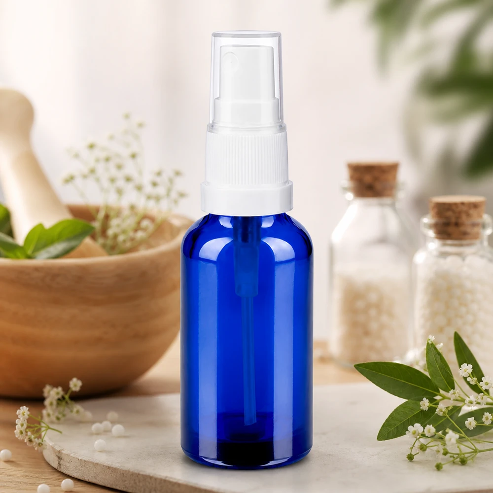 Práctico pulverizador de 30 ml con cabezal transparente para aplicar fácilmente los cosméticos