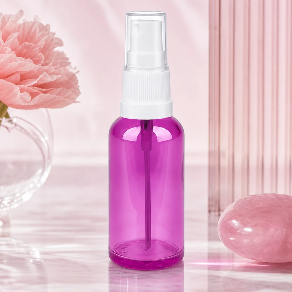 Frasco de 50 ml con atomizador en púrpura transparente ideal para tónico facial y tónico