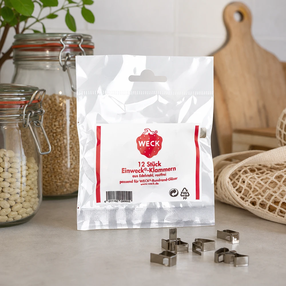 Pinzas originales WECK (paquete(s) de 12) WECK Klammern Lifestyle Aufnahme Küchenambiente mit Vorratsgläsern Schneidebrett natürliche Deko 12 Stück Edelstahl