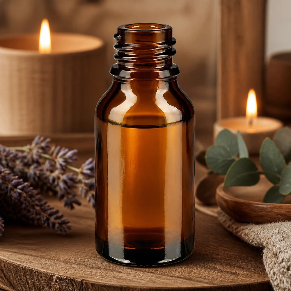 Frasco de farmacia marrón 30ml forma alta ApoGlas vacío con piñas ramitas de eucalipto velas ambiente bienestar