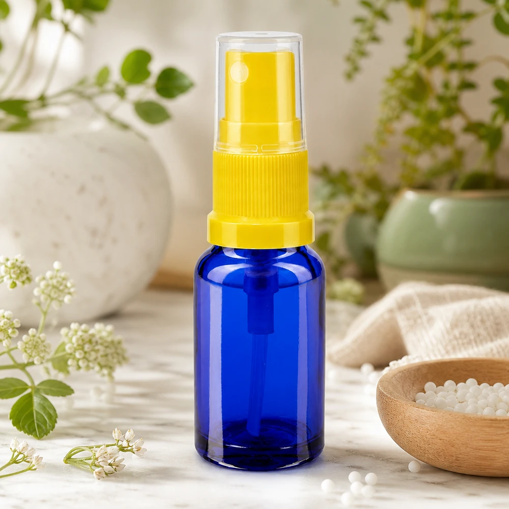 Frasco atomizador azul de 30 ml, de vidrio con protección UV, con boquilla pulverizadora amarilla y tapón transparente