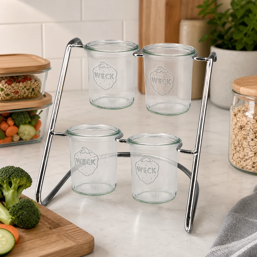 Portavasos Flato4 para 4 vasos WECK Serviergestell Flato4 auf Küchentheke mit 4 leeren WECK Gläsern - bereit zum Befüllen mit Aufstrichen und Snacks