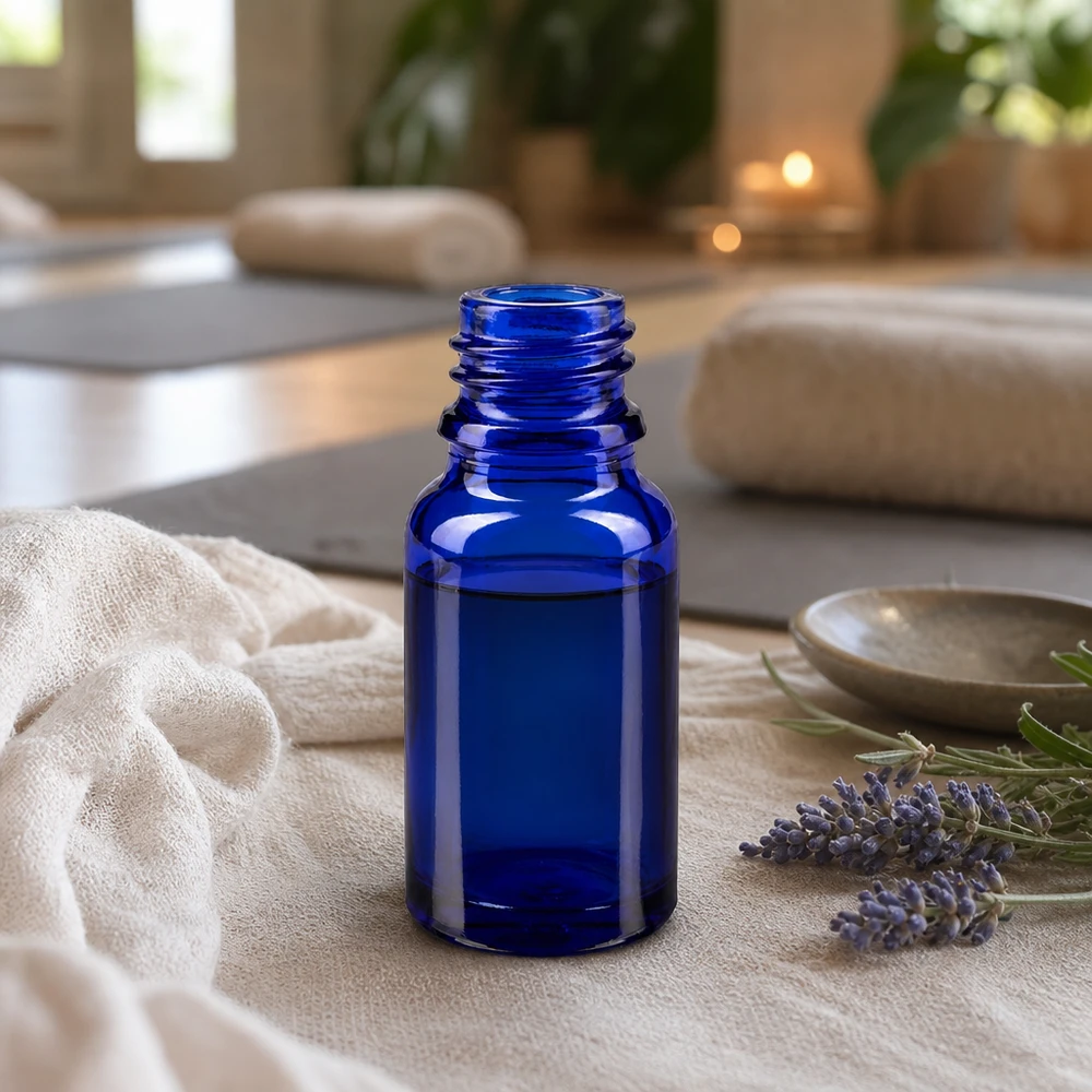 Frasco compacto de farmacia ApoGlas de 10 ml en elegante azul para aplicaciones de aromaterapia