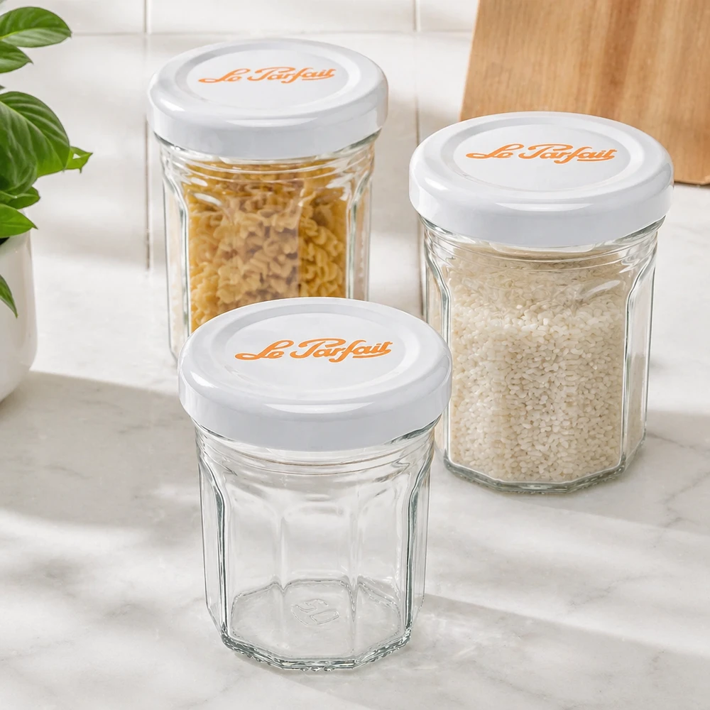 Juego de mini vasos Le Parfait de 44 ml con tapas blancas - uno vacío, dos llenos de arroz y pasta