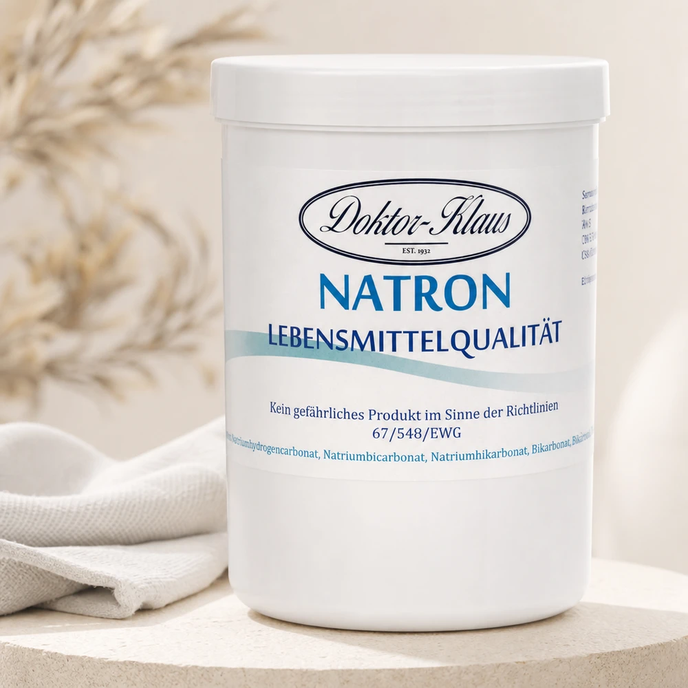 Bicarbonato sódico 1kg Doktor Klaus Doktor Klaus Natron 1kg mit luftdichtem Verschluss neben naturfarbenem Geschirrtuch