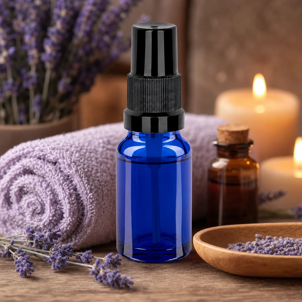 Botella pulverizadora compacta de 10 ml STD BlueLine UT18/10 en elegante azul con robusto cabezal pulverizador negro