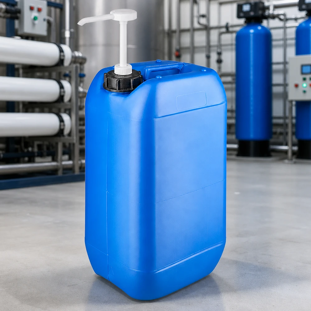 Bidón portátil de 15 litros, de color azul, con asa ergonómica y bomba dosificadora blanca