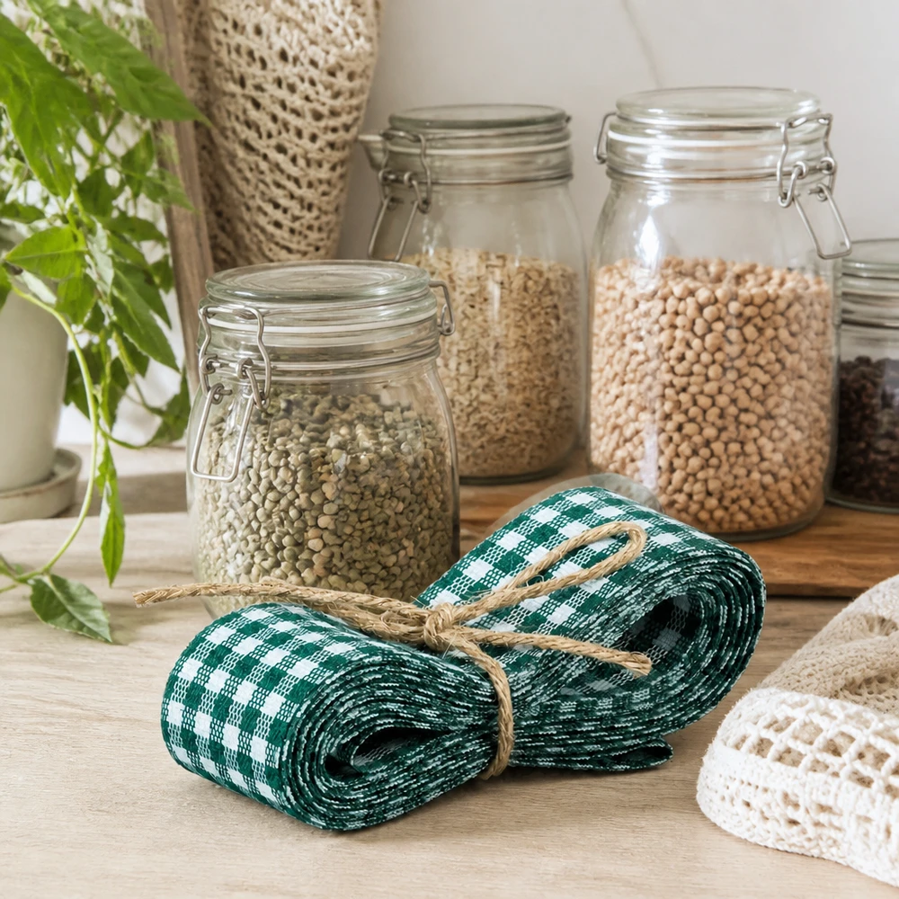 Cinta de tela verde y blanca para decorar, 300 cm Grün-weißes Stoffband 300cm als Deko-Element mit Vorratsgläsern Hülsenfrüchten und nachhaltigen Textilien arrangiert
