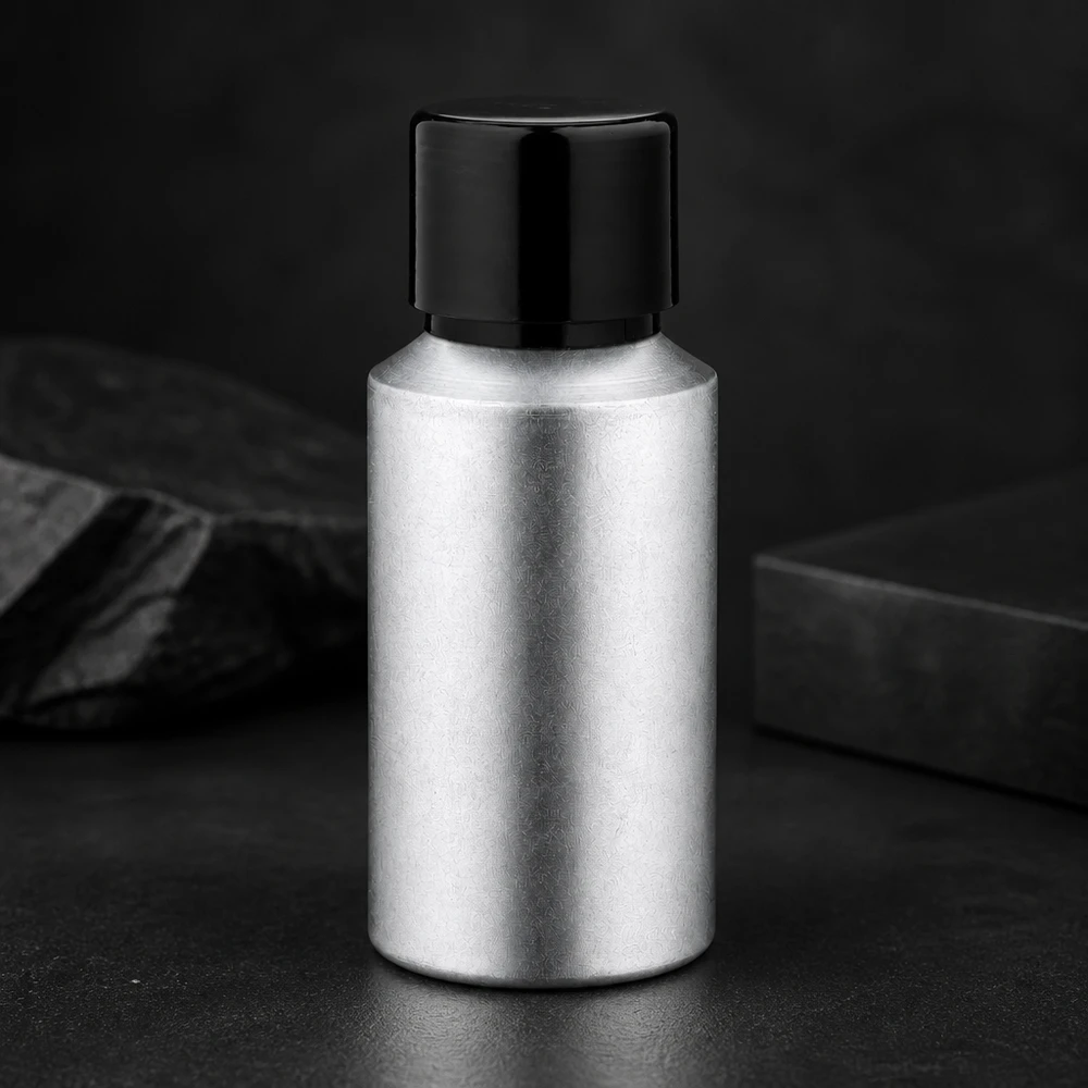 Frasco de aluminio de 30 ml de alta calidad con superficie de metal decapado y tapón de rosca seguro